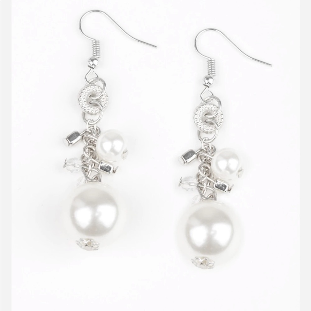🆕 Timeless Traditions Earrings NWT - Picture 2 of 3